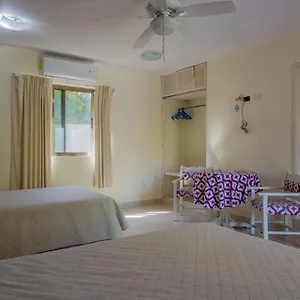 https://marysol-d10-private-beach-next-to-nomads.quintano-roohotels.com